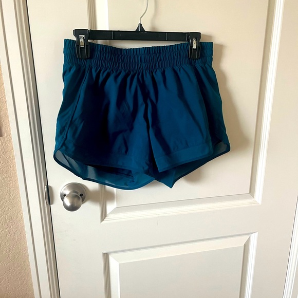 Athleta Pants - LIKE NEW ATHLETA RACER RUN SHORT 4”